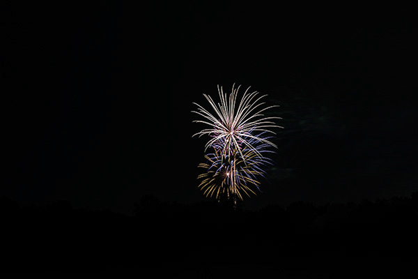 %_tempFileNamefireworks4july2019_3774%