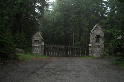Gate